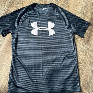 Under Armour tshirt